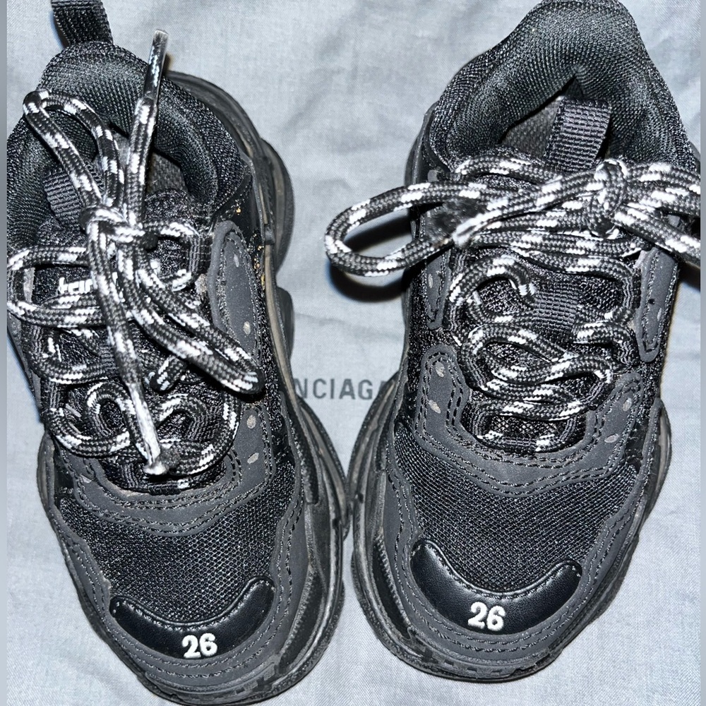Used item! Very great condition. Original price is $595 asking for 350